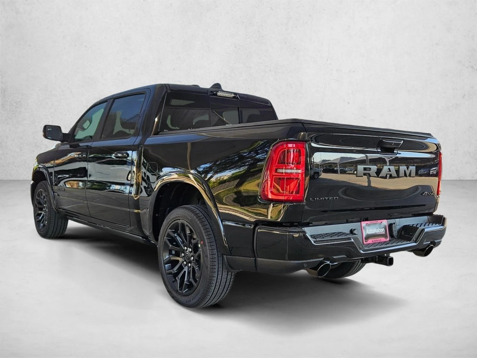 New 2027 Diamond Black Crystal Pearl-Coat Exterior Paint RAM Limited image 9