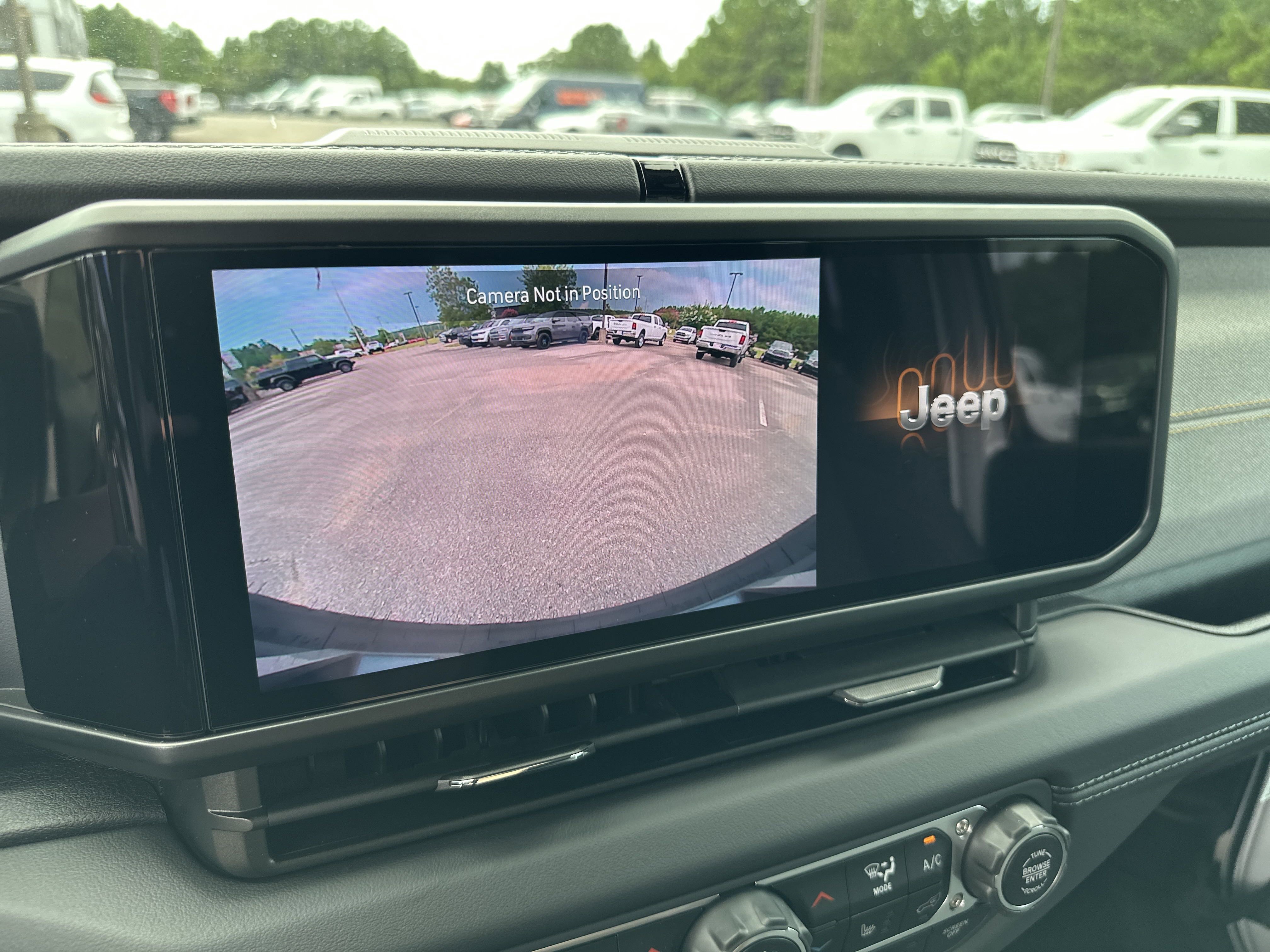 2025 Jeep Wrangler 4-Door Sahara - Photo 29