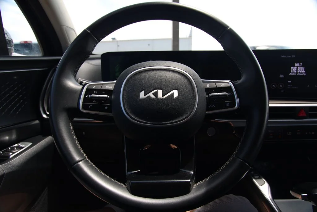 Used 2024 Black Kia S image 21