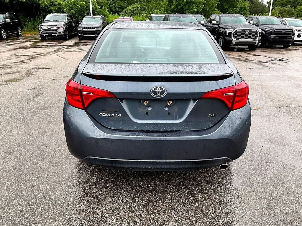 Used 2018 Gray Toyota SE image 10