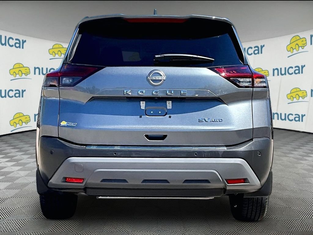 Used 2023 Gray Nissan SV image 5
