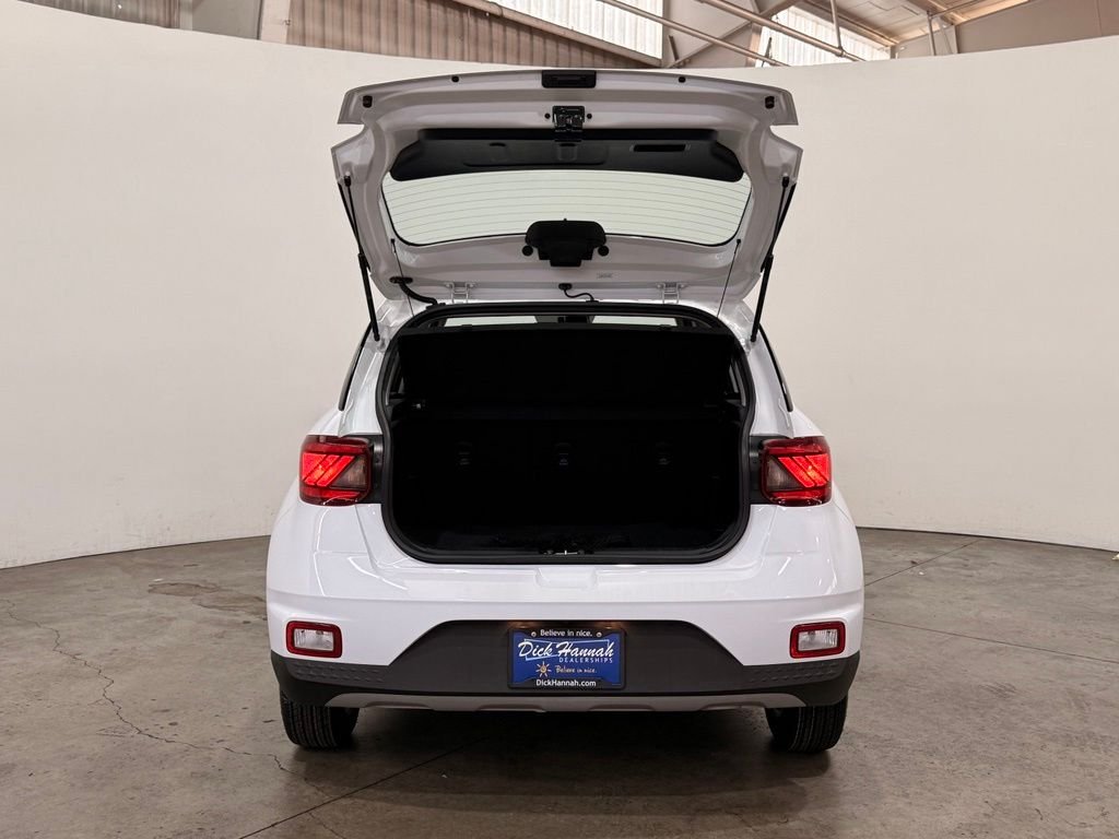 Used 2023 White Hyundai SE image 12