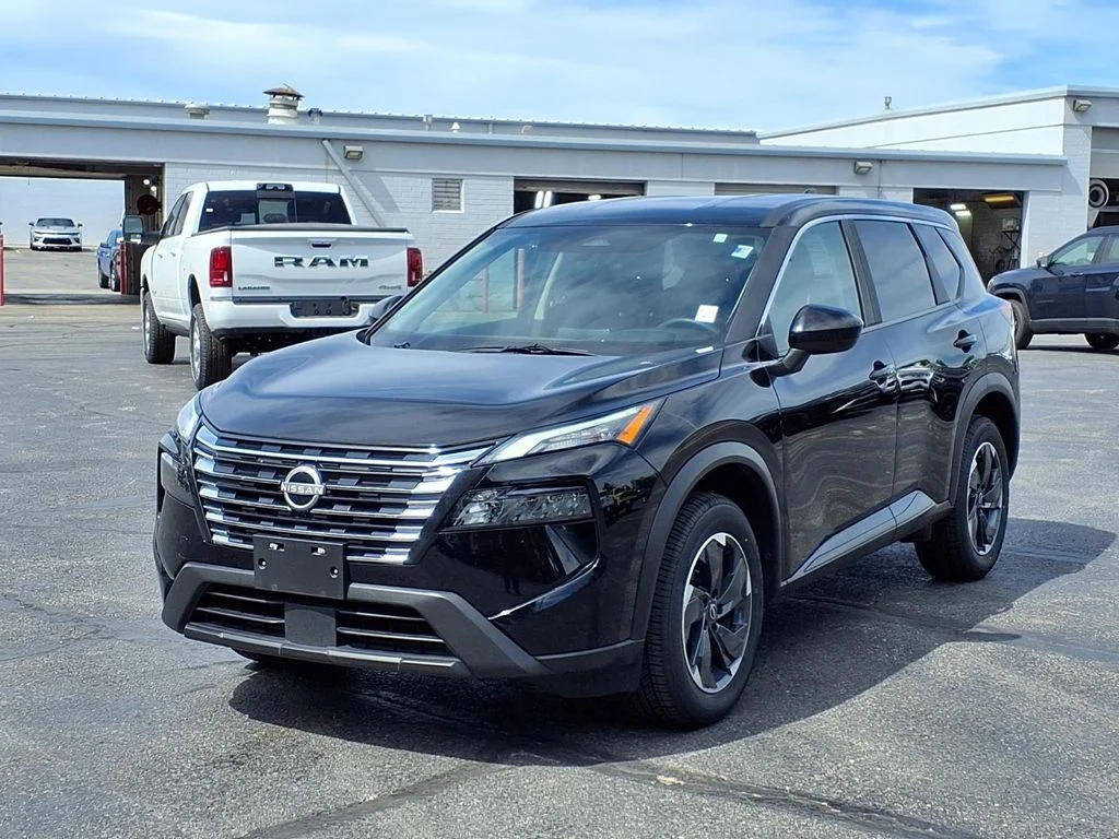 Used 2025 Nissan Rogue SV with VIN 5N1BT3BB3SC840660 for sale in Kansas City