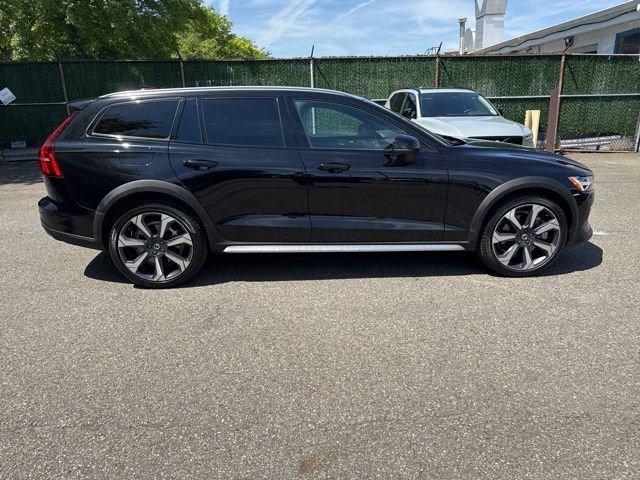 Used 2024 Black Volvo Ultimate image 6