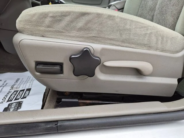 Used 2005 Silver Chevrolet Base image 16
