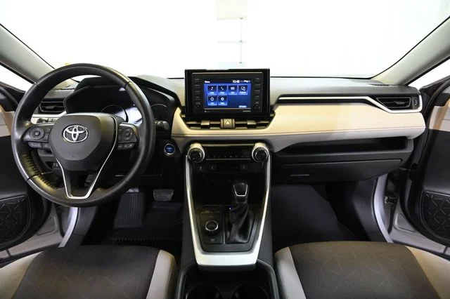 Used 2021 Silver Toyota XLE image 2