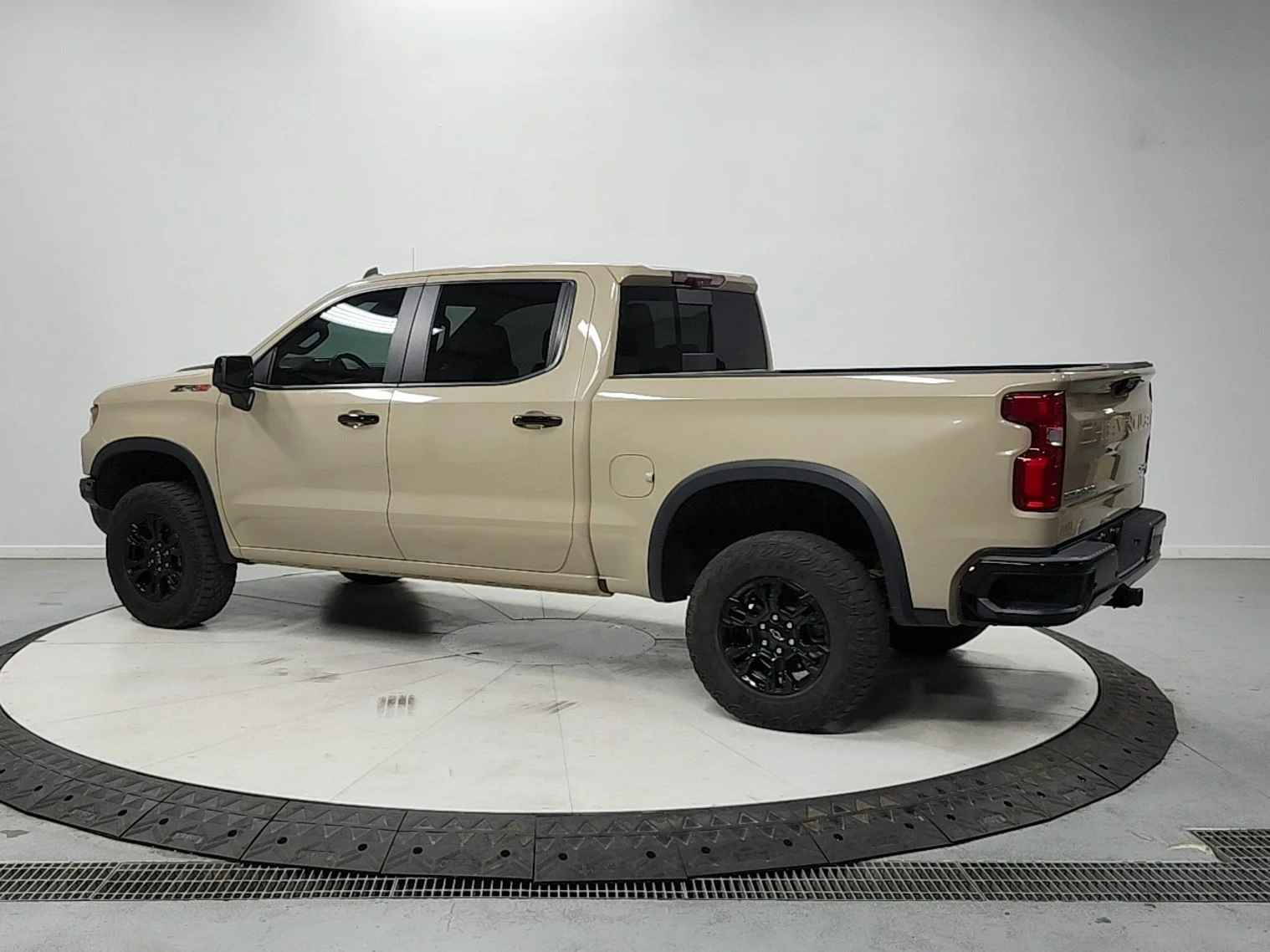 Used 2023  Chevrolet ZR2 image 5