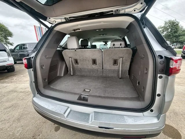 Used 2020 SILVER ICE METALLIC Chevrolet Premier image 25