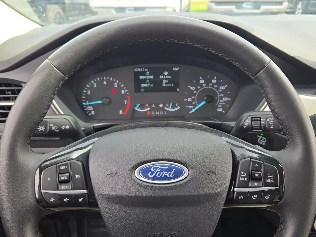 Used 2022 White Ford SE image 31