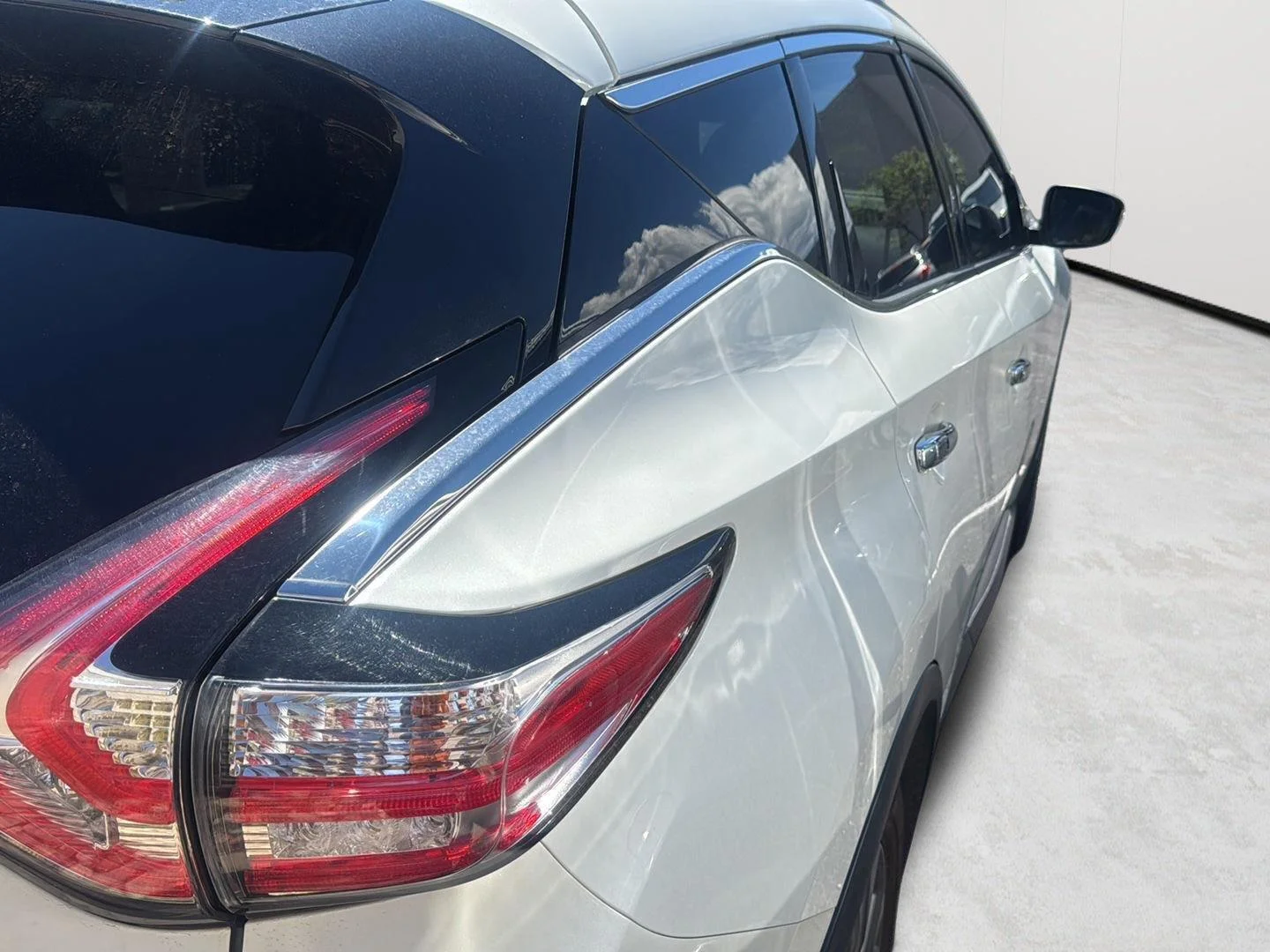 Used 2017 Pearl White Nissan SL image 5