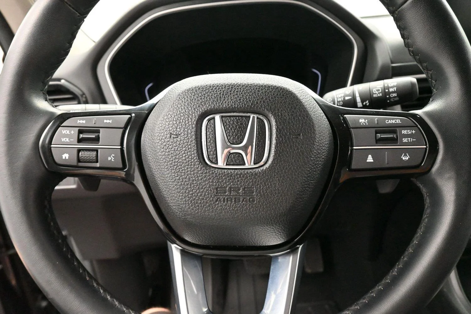 Used 2024 Modern Steel Metallic Honda Touring image 18