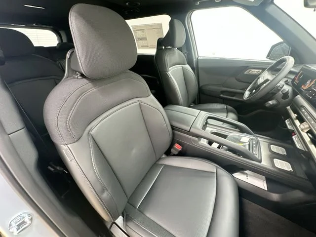 New 2027 Ivory Silver Kia S image 28