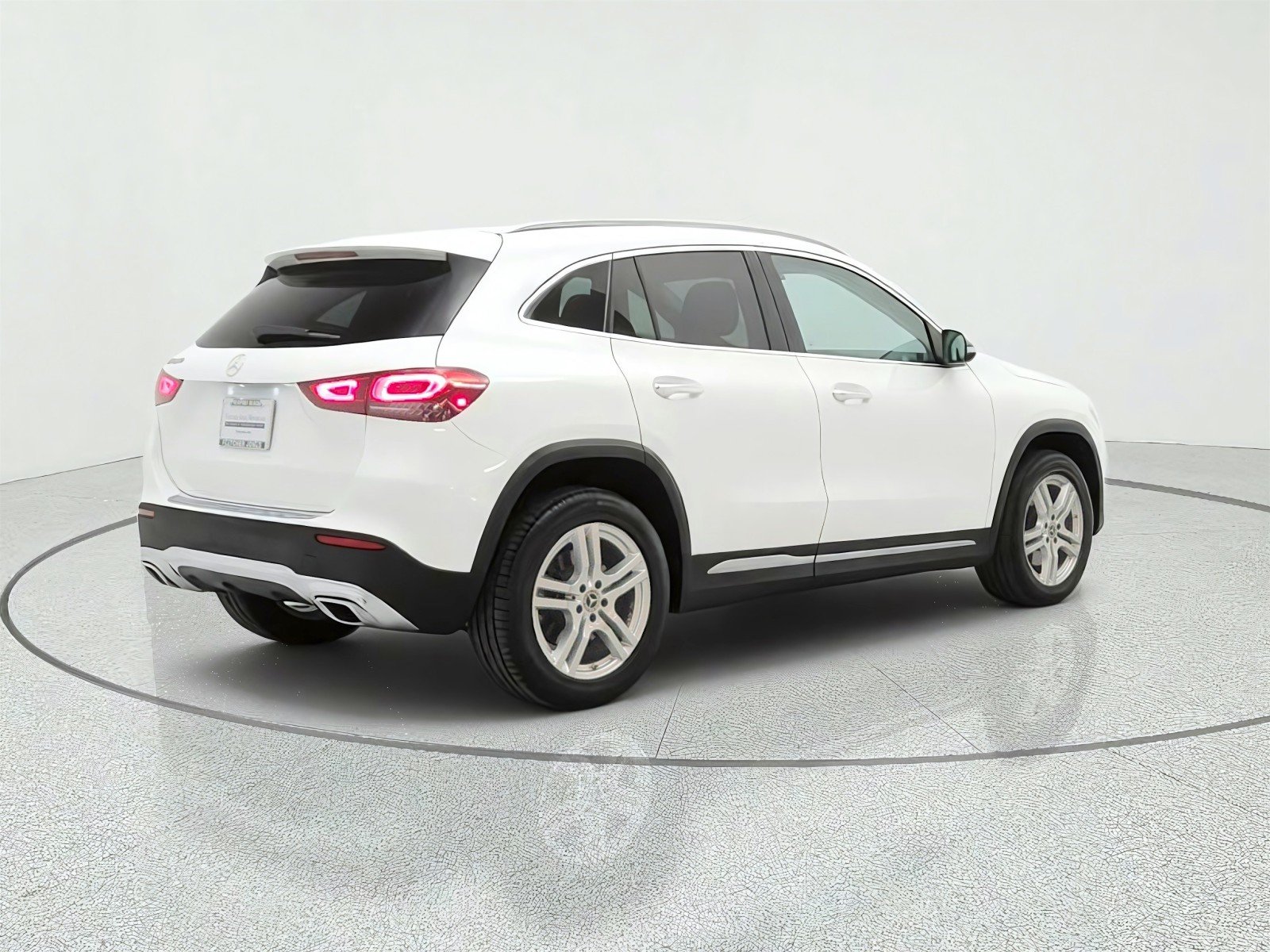 Used 2021 Polar White Mercedes-Benz GLA 250 SUV image 5