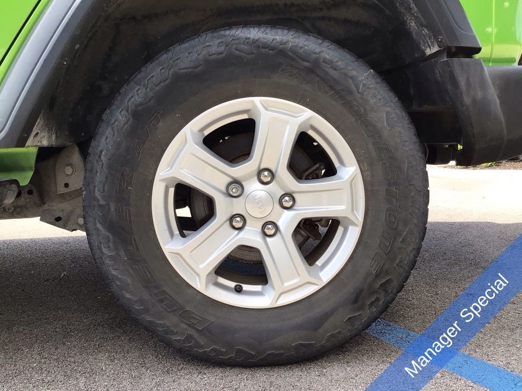 Used 2018 Green Jeep Unlimited Sport S image 18