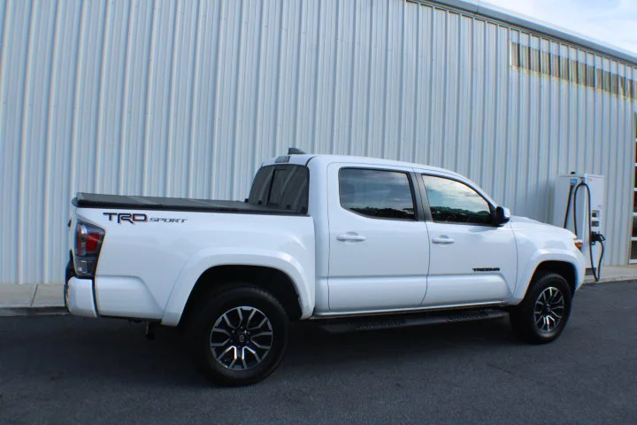 Used 2022  Toyota  image 2