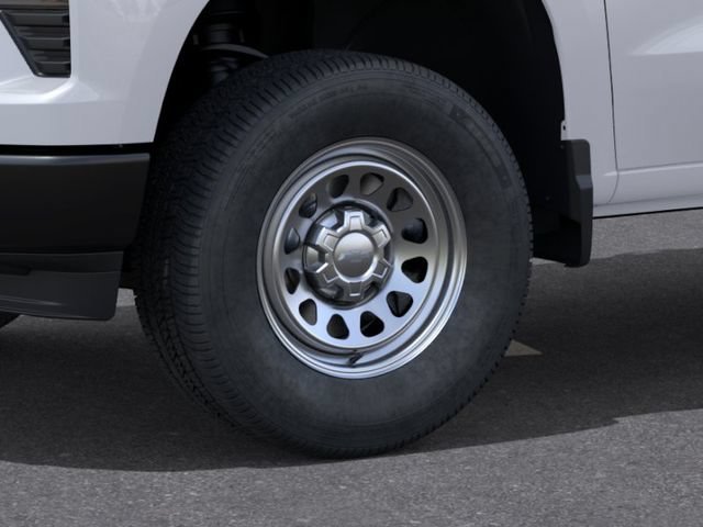 New 2026 Summit White Chevrolet WT image 9