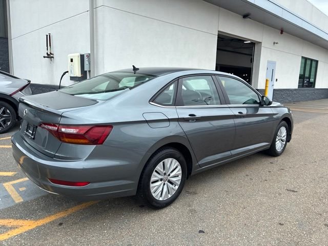 Used 2019 Gray Volkswagen 1.4T S image 3