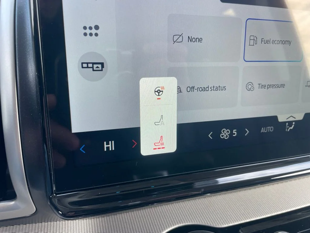 New 2026 Oxford White Ford MAX Active image 23