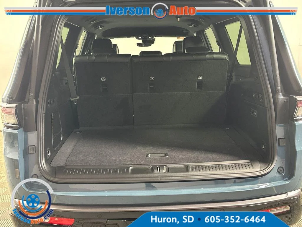 New 2026 Steel Blue Jeep Limited Altitude image 17