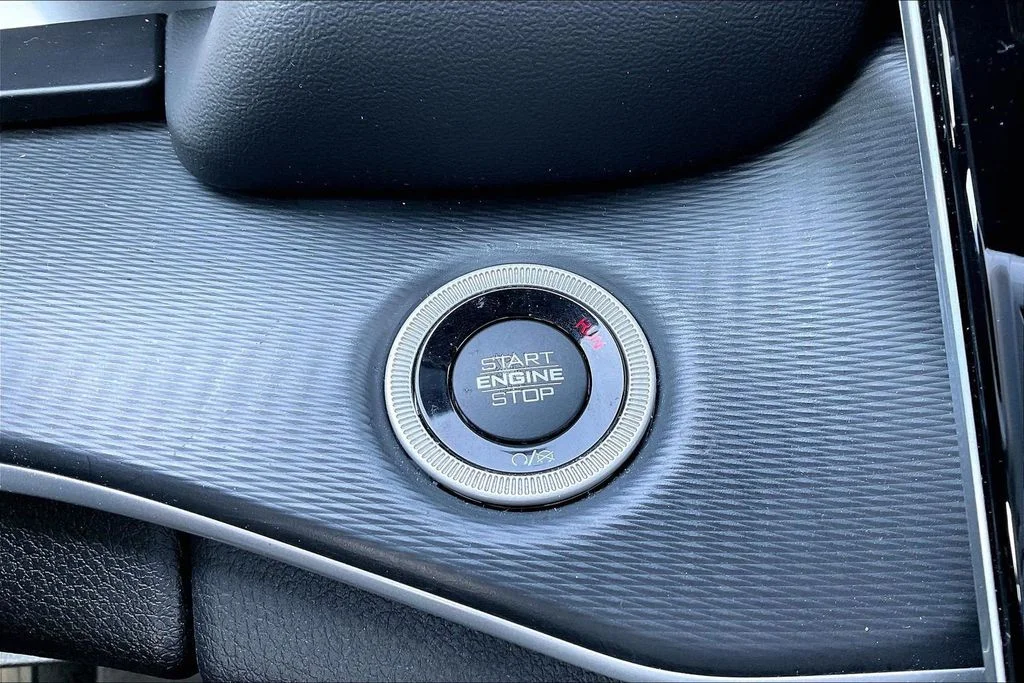 Certified Used 2023 Silver Jeep Altitude X image 31