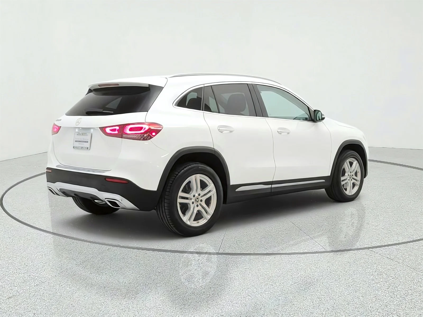 Used 2021 Polar White Mercedes-Benz GLA 250 SUV image 5