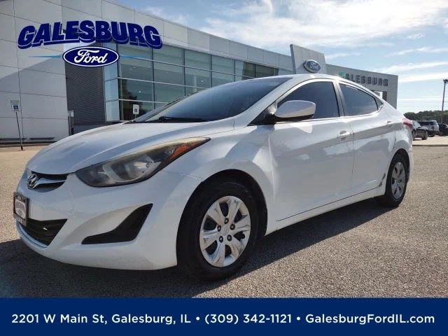 Used 2016 Quartz White Pearl Hyundai SE image 1