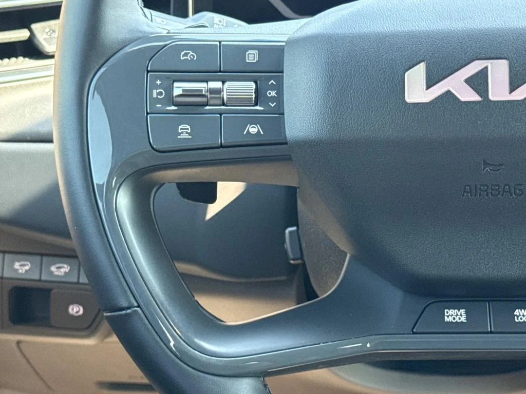 Used 2024 White Kia GT-Line image 13