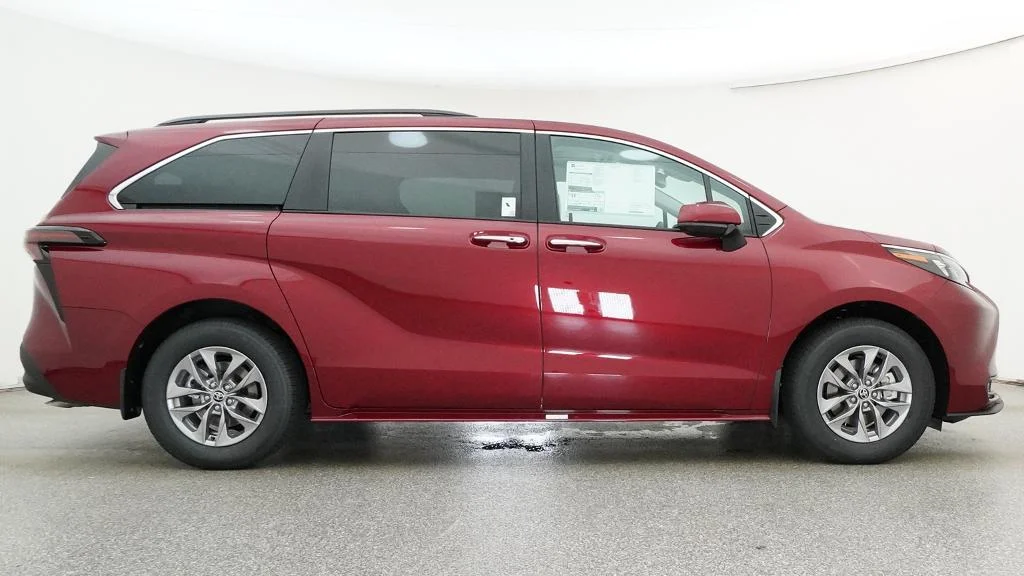 New 2026 Ruby Flare Pearl Toyota XLE image 13