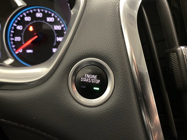 Used 2021 Iridescent Pearl Tricoat Chevrolet Premier image 17