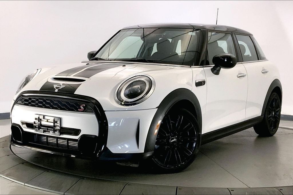 Used 2024 Nanuq White Metallic MINI  image 11