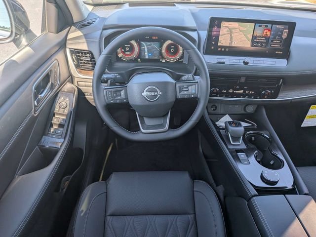 New 2026 Champagne Silver Metallic / Super Black Two-tone Nissan Platinum image 15