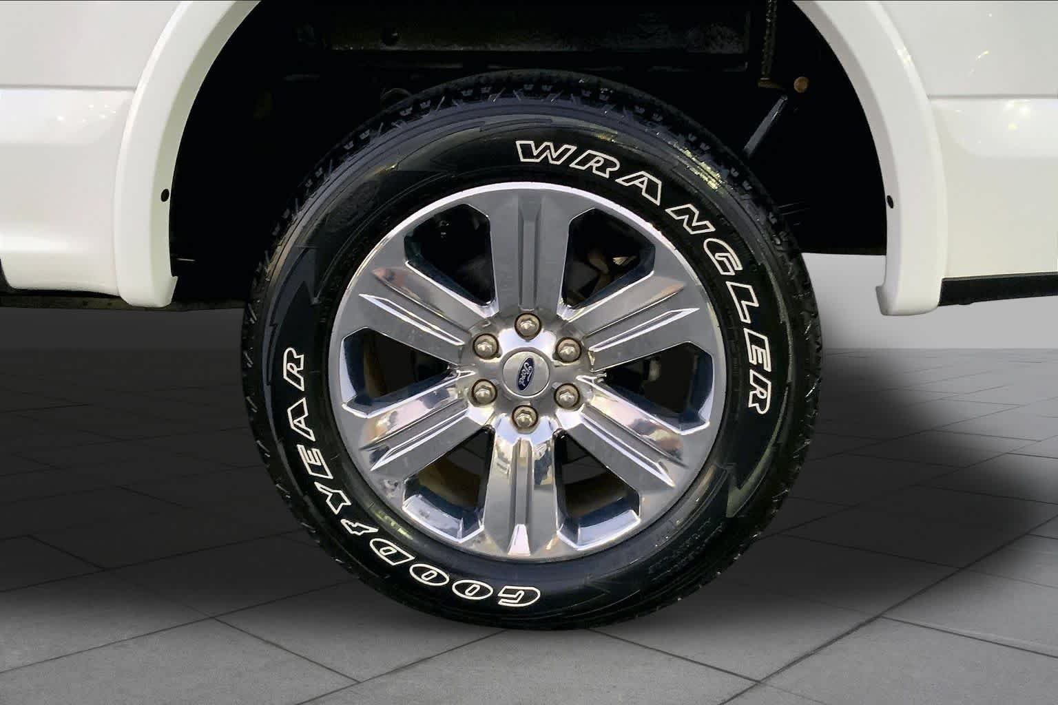 Used 2019 Oxford White Ford LARIAT image 9