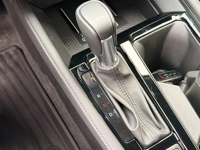 Used 2025  Honda Touring image 17