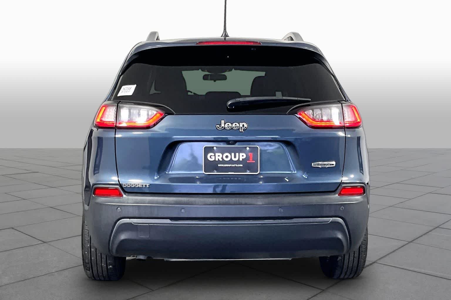 Used 2020 Slate Blue Pearlcoat Jeep Latitude Plus image 9