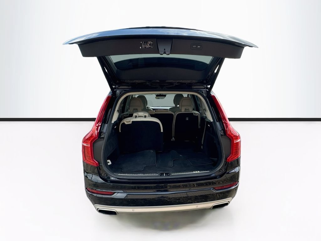 Used 2020 Black Volvo Momentum image 29