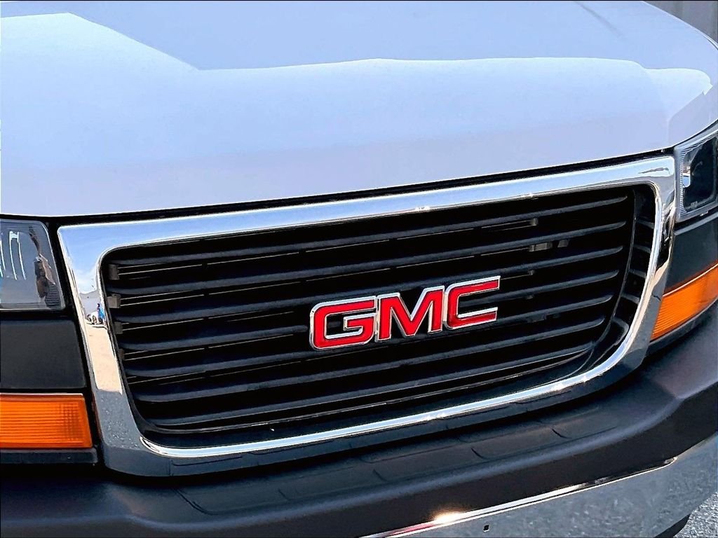 Used 2024 White GMC Work Van image 29