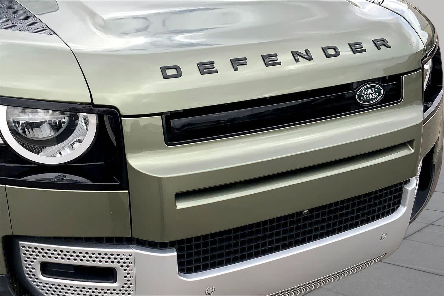 Used 2023 Pangea Green Metallic Land Rover S image 28