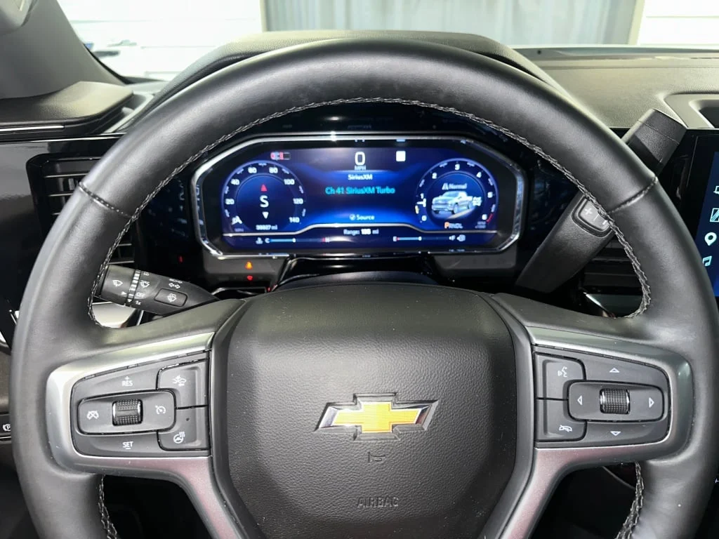 Certified Used 2025 Summit White Chevrolet LT image 9