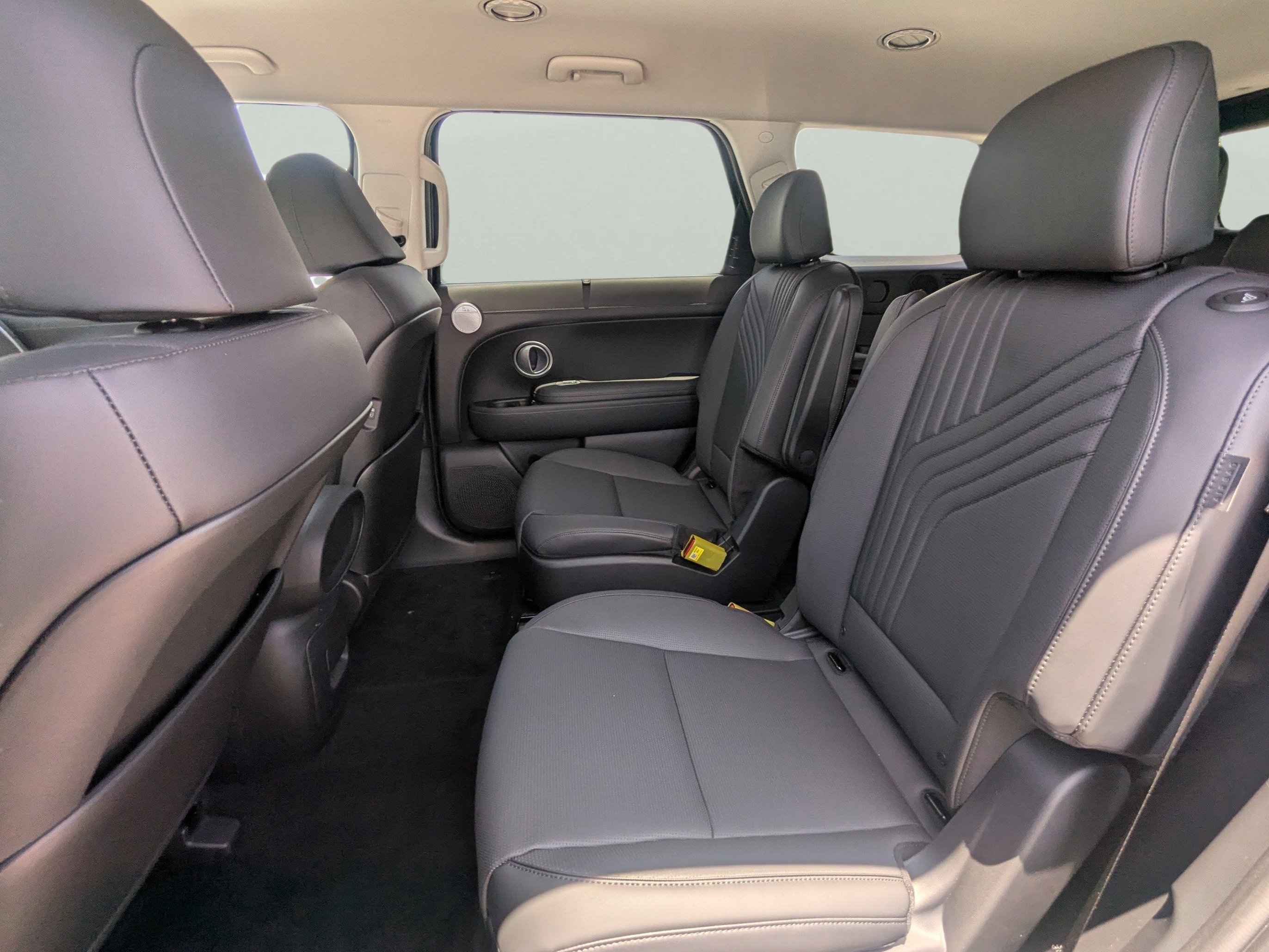 New 2026 Abyss Black Pearl Hyundai SEL 7P image 18