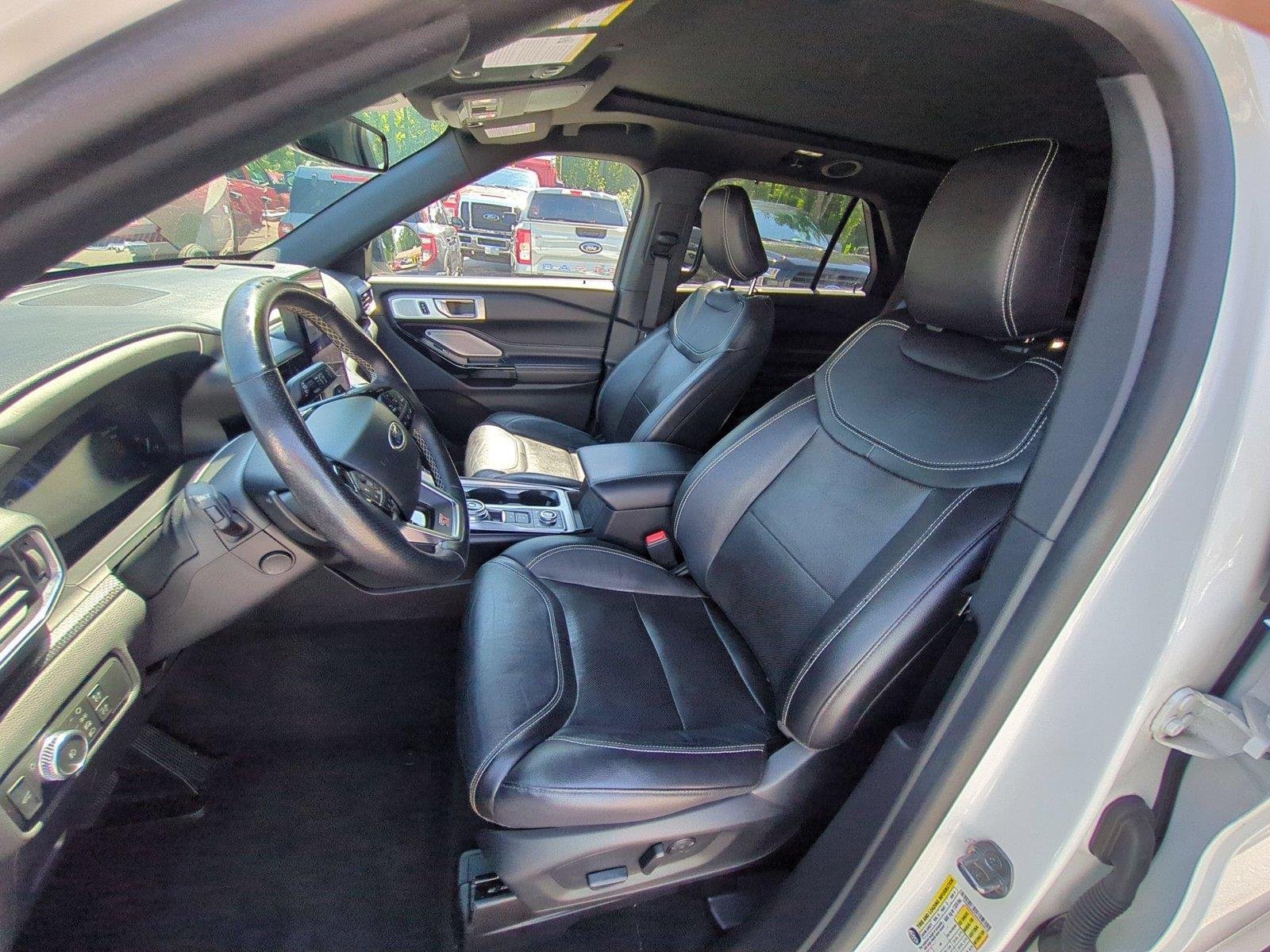 Used 2022 Star White Metallic Tri-Coat FORD ST image 17