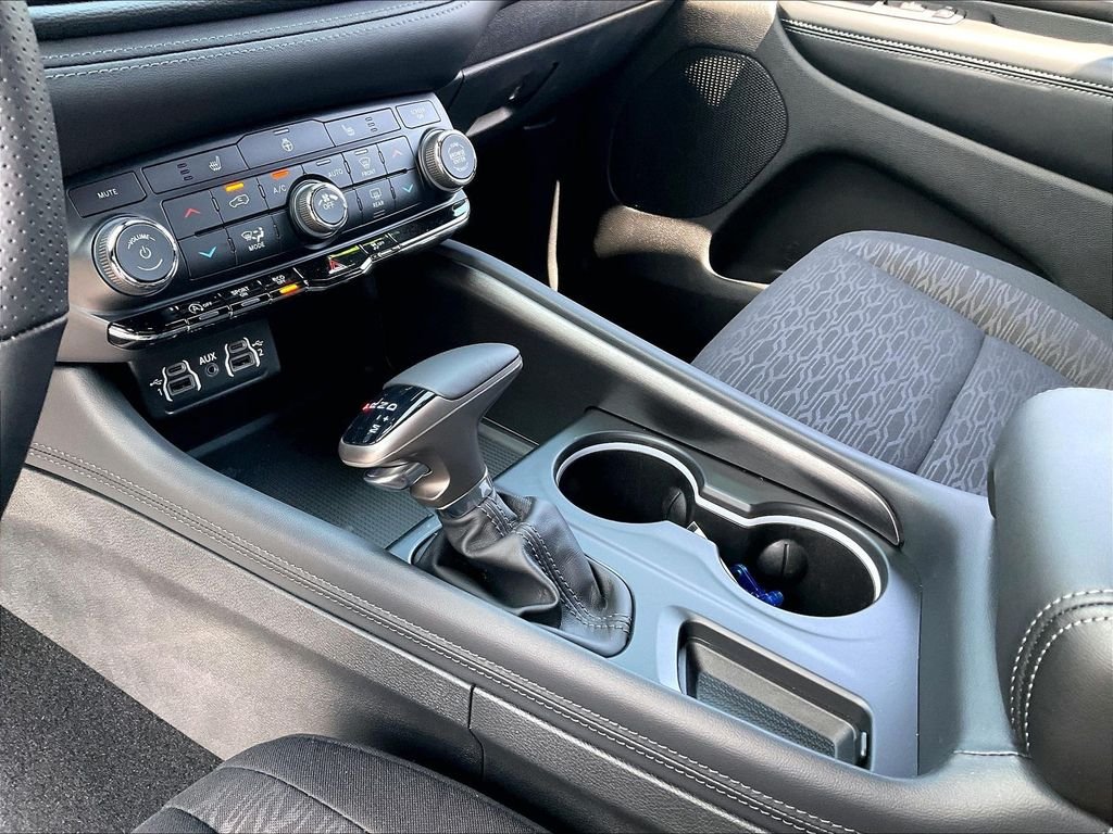 Used 2024 DB Black Clearcoat Dodge SXT image 19
