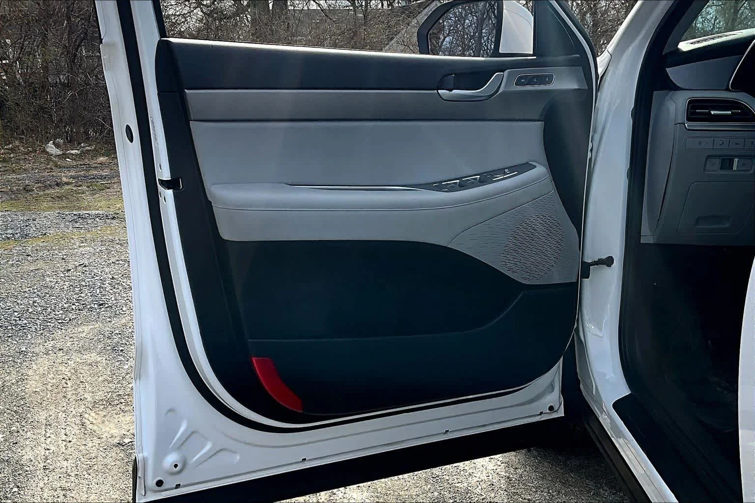 Used 2020 Hyper White Hyundai SEL image 22