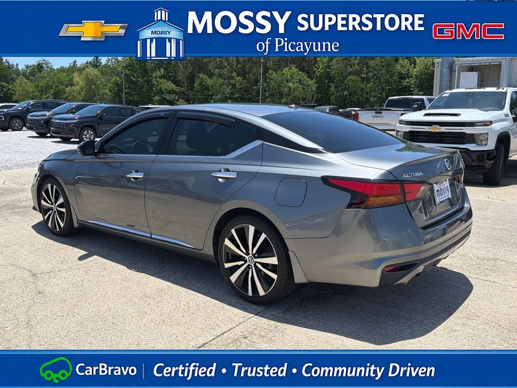 Certified Used 2020 Gray Nissan 2.5 Platinum image 4