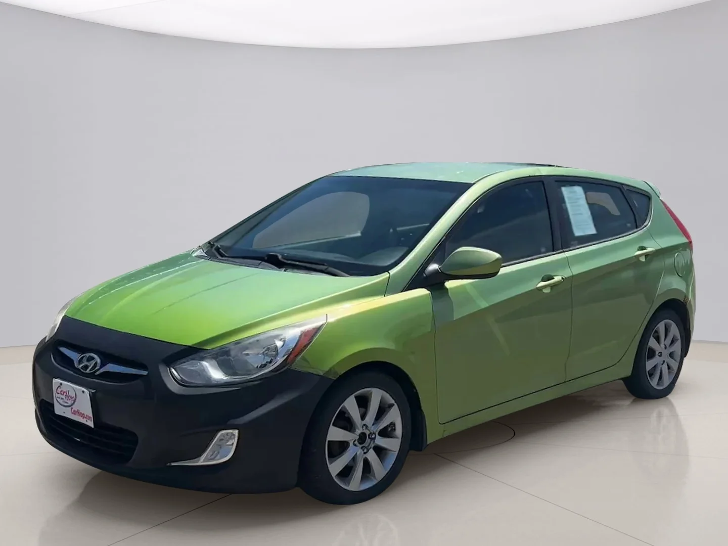 2012 Hyundai Accent SE 5-Door 6-Speed Automatic's photo