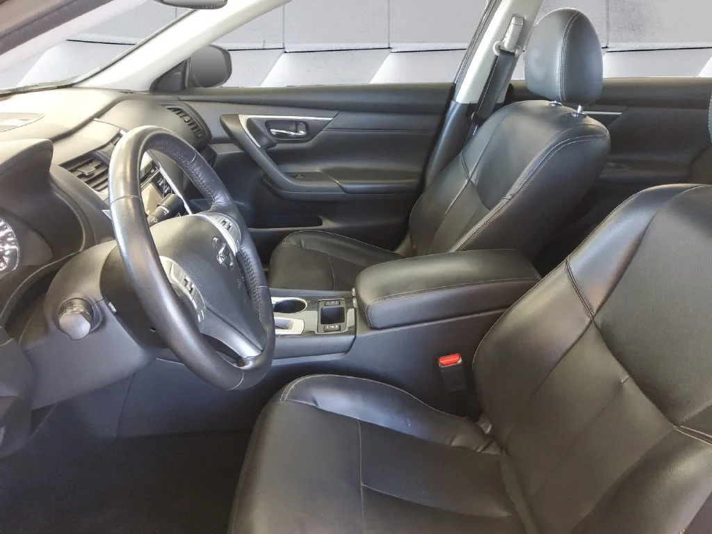 Used 2018 Blue Nissan 2.5 SL image 7