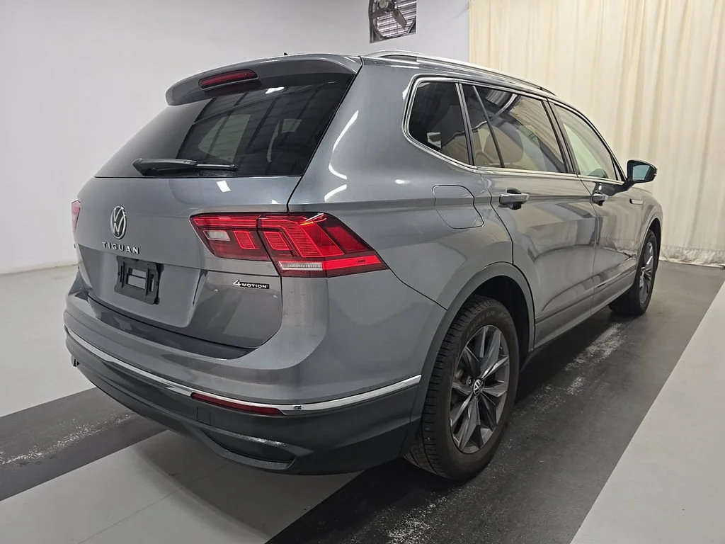 Used 2023 Platinum Gray Metallic Volkswagen 2.0T SE image 5