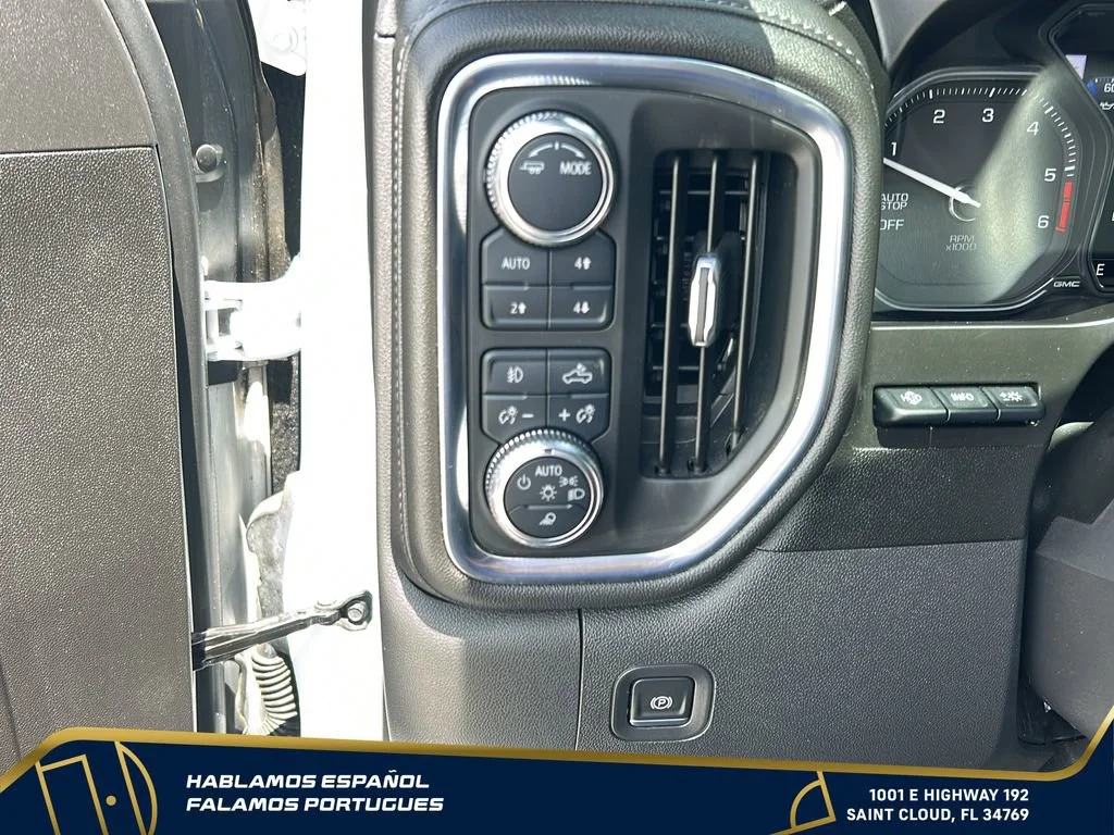 Used 2021 WHITE FROST TRICOAT GMC Denali image 16