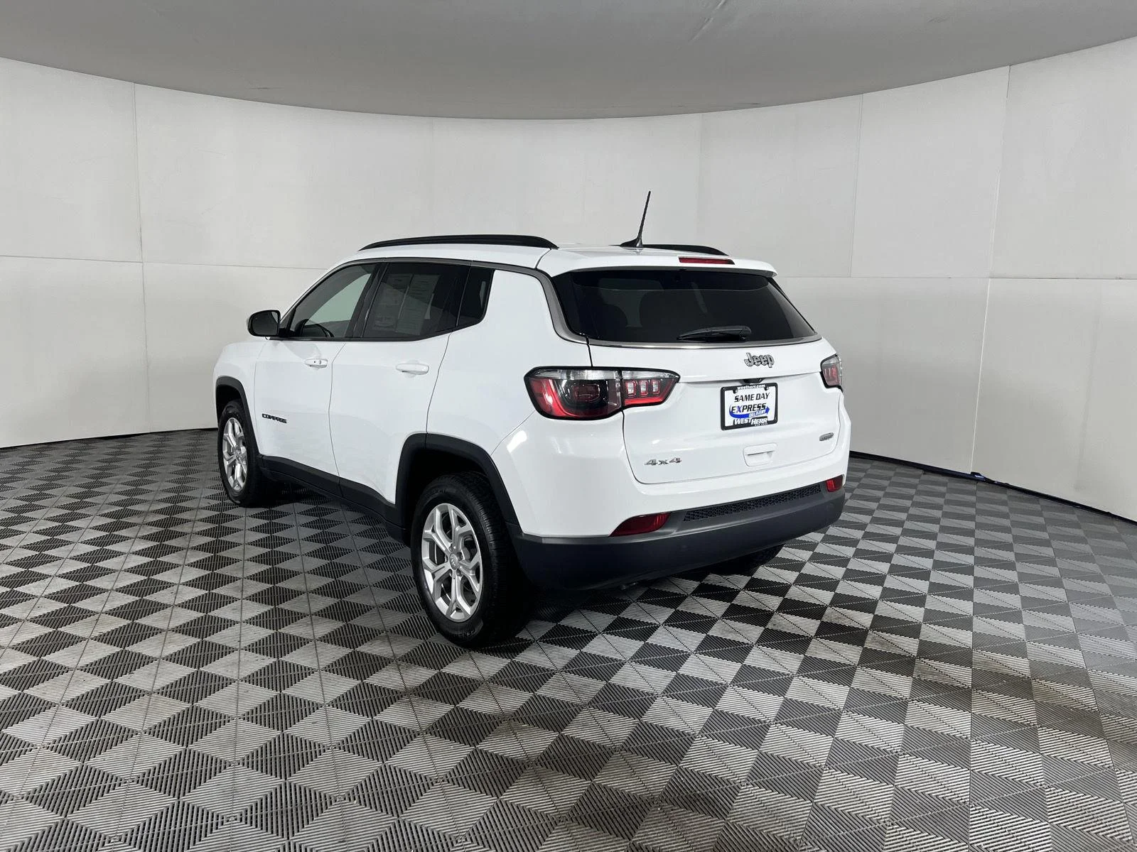 Used 2024 Bright White Clearcoat Jeep Latitude image 30