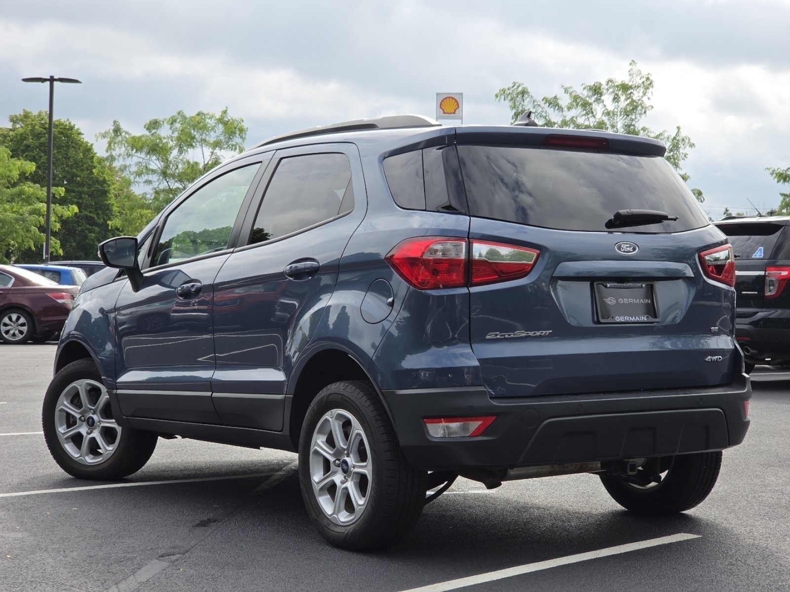 Used 2022 Blue Metallic Ford SE image 17