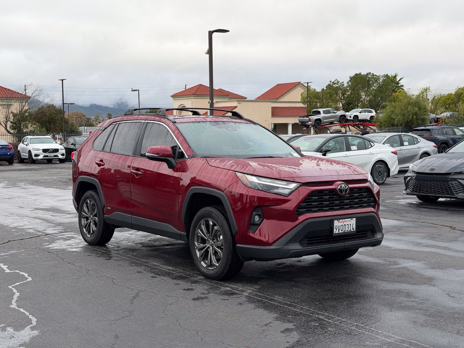 Used 2025 Pearl Toyota XLE Premium image 2